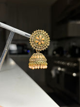 Load image into Gallery viewer, Peach Gold Kundan Jhumka Earrings