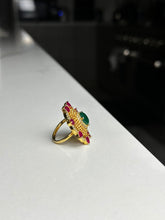 Load image into Gallery viewer, Magenta Flower w/Green Stone Ring