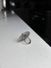 Load image into Gallery viewer, Circle Silver and Magenta Abstract Design Ring