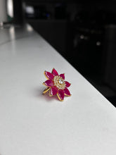 Load image into Gallery viewer, Magenta Flower Design Ring