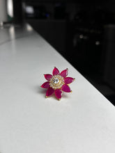 Load image into Gallery viewer, Magenta Flower Design Ring