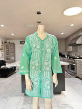 Load image into Gallery viewer, Sea Green w/White Floral Embroidery Cotton Embroidered Button-Front Kurta