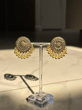 Load image into Gallery viewer, Gold Circular Lightweight Small Earrings