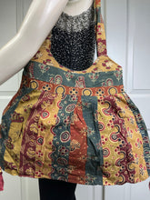 Load image into Gallery viewer, Zameen Purse 4