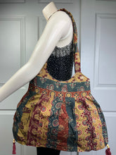 Load image into Gallery viewer, Zameen Purse 4