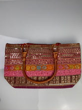 Load image into Gallery viewer, Coral Stripe Wooden Handle Tote