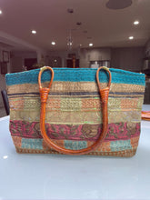 Load image into Gallery viewer, Coastal Weave Wooden Handle Tote
