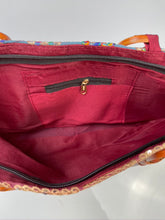 Load image into Gallery viewer, Orchid Mosaic Wooden Handle Tote