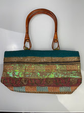 Load image into Gallery viewer, Coastal Weave Wooden Handle Tote