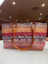 Load image into Gallery viewer, Orchid Mosaic Wooden Handle Tote
