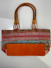 Load image into Gallery viewer, Sunset Stripe Wooden Handle Tote
