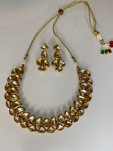 Load image into Gallery viewer, Gold Leaf Kundan Collar Necklace Set – Indian Party Jewelry