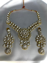 Load image into Gallery viewer, White and Gold Stone Jewelry Set