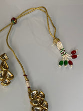 Load image into Gallery viewer, Gold Leaf Kundan Collar Necklace Set – Indian Party Jewelry
