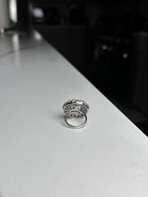 Load image into Gallery viewer, Circle Magenta w/Pearl Design Ring
