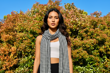 Load image into Gallery viewer, White and Black Glittery Checkered Cotton Scarf
