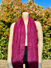 Load image into Gallery viewer, Pink and Black Checkered Cotton Scarf
