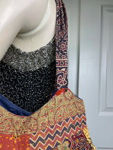 Load image into Gallery viewer, Zameen Purse 5
