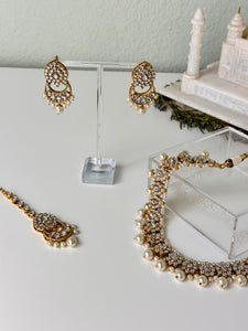 Faux White Pearl Kundan Necklace Set w/Tika