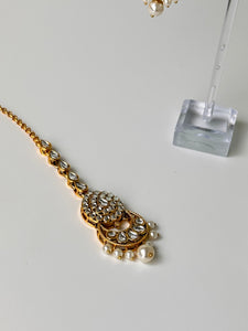 Faux White Pearl Kundan Necklace Set w/Tika