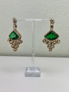Emerald Triangle Necklace Set w/Tika